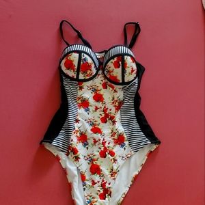 Cupshe Medium one piece swimsuit